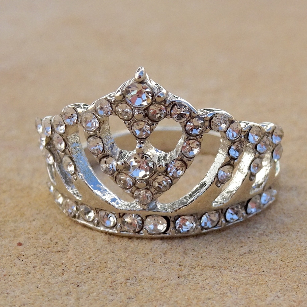 Silver and Clear Jewel Queen Crown Ring Size 6 - Picture 7 of 7